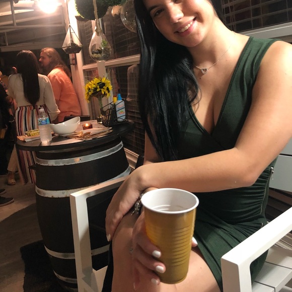 Green dress - Picture 2 of 2